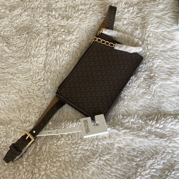 Michael Kors belt bag - Picture 2 of 3